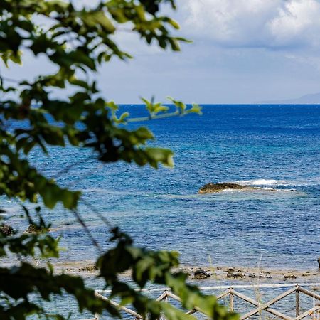 Riva Smeralda Camping Lodge Милацо Екстериор снимка