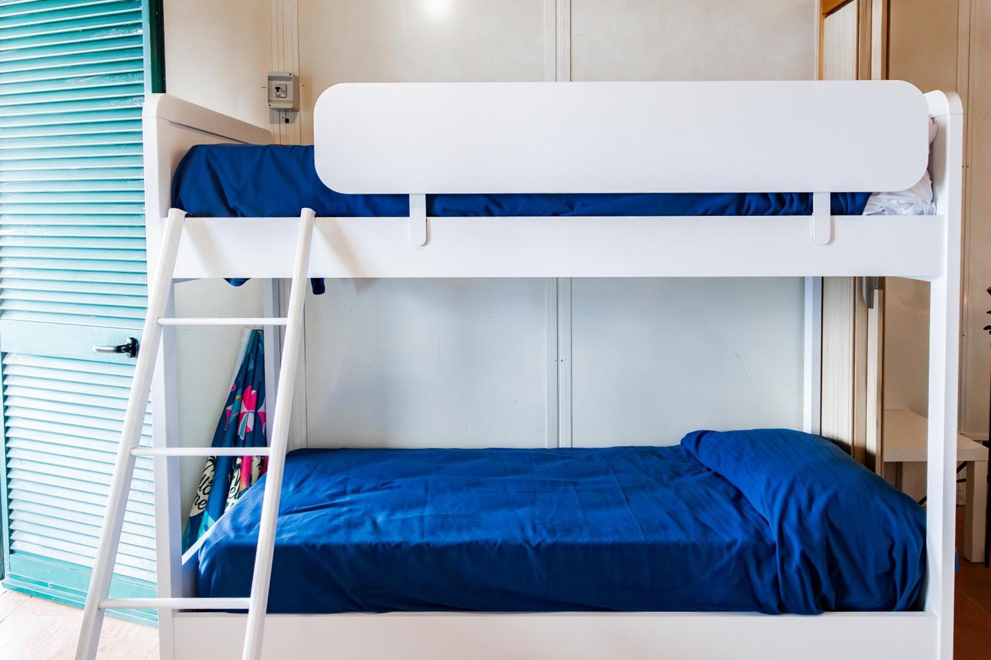 Riva Smeralda Camping Lodge Милацо Екстериор снимка