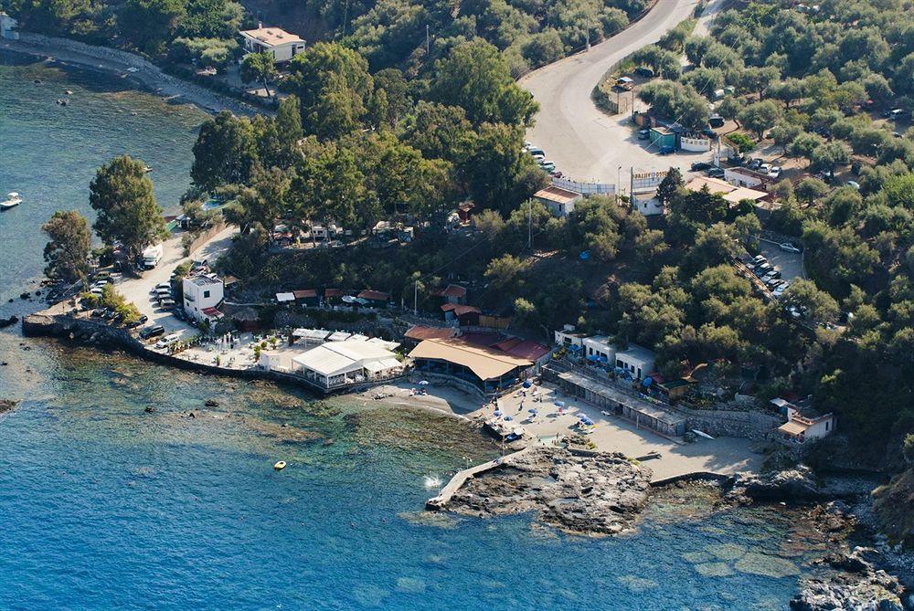Riva Smeralda Camping Lodge Милацо Екстериор снимка
